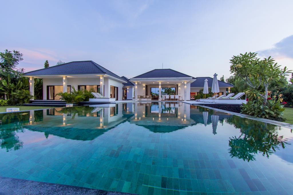 Villa Mathan Lovina  Exterior photo